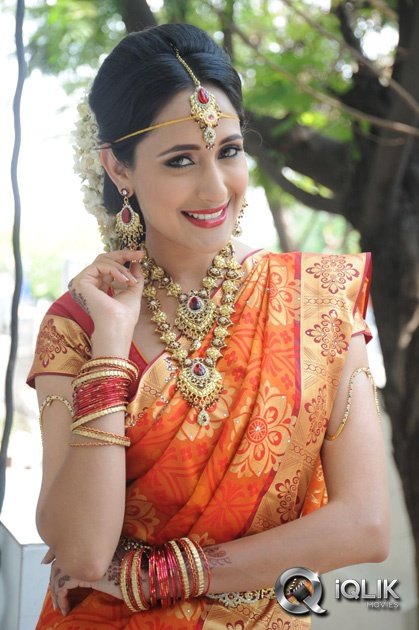 Pragya-Jaiswal-at-Mirchi-Lanti-Kurradu-Press-Meet